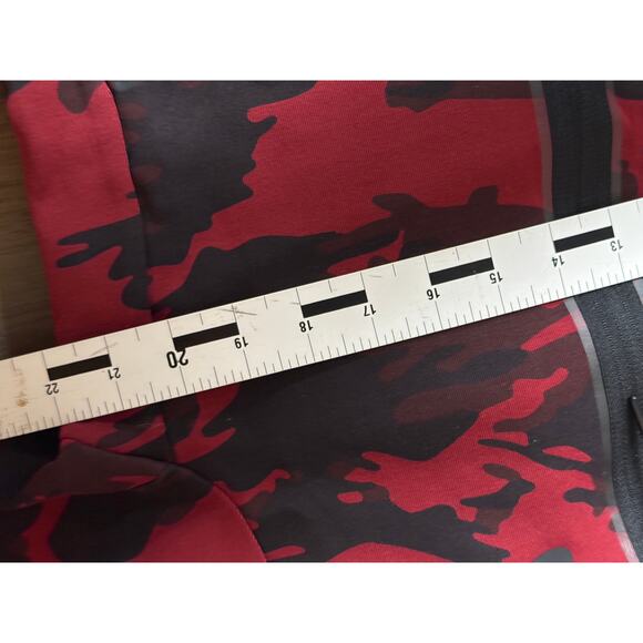 Nike Tech Fleece Tracksuit Red Camo Hoodie Size M - DQ4956-070 - Picture 13 of 14